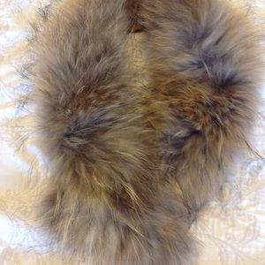Woman's Natural Fur Collar